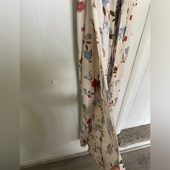 AMERICAN EAGLE FLORAL CREAM SLEEVELESS JUMP TIE WAIST ZIP UP SUIT SIZE 2 - Picture 4 of 5